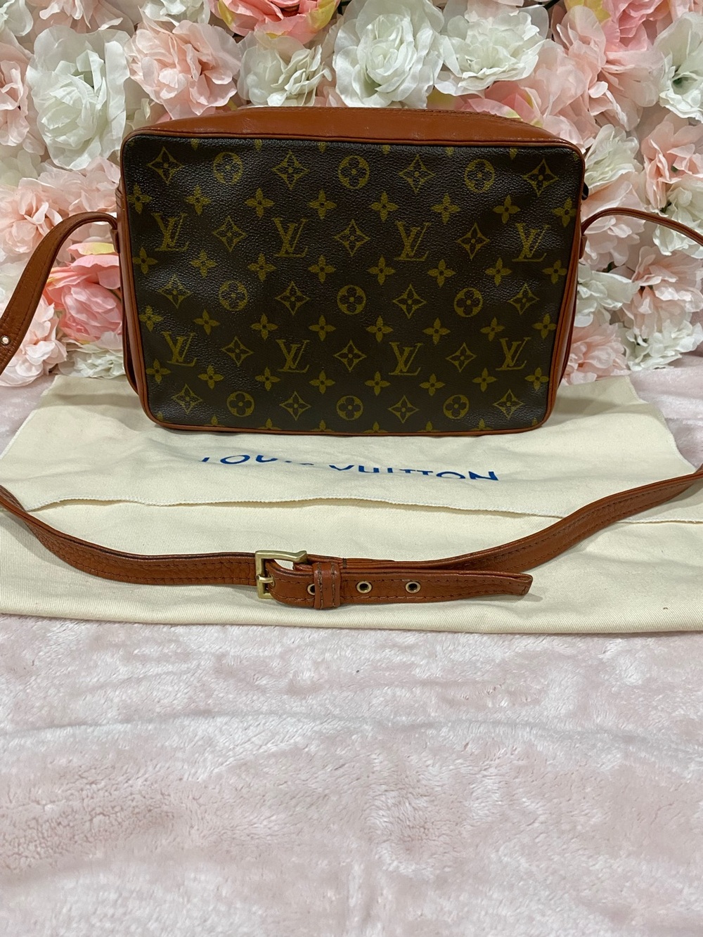 Louis Vuitton Sac Bandouliere Bag